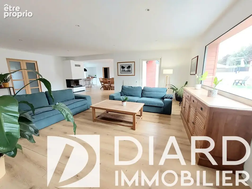 Photo Maison à Etrelles au prix de 327 600€
