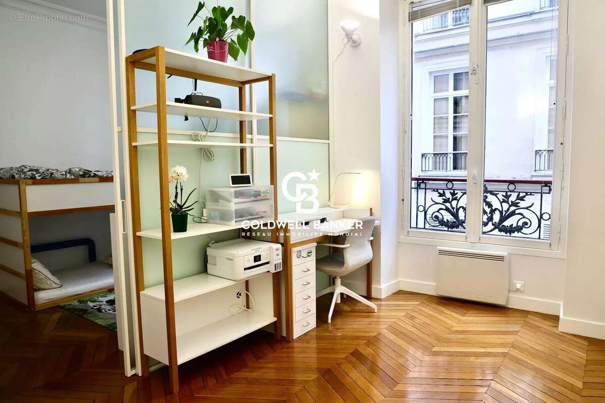 Appartement à PARIS-7E