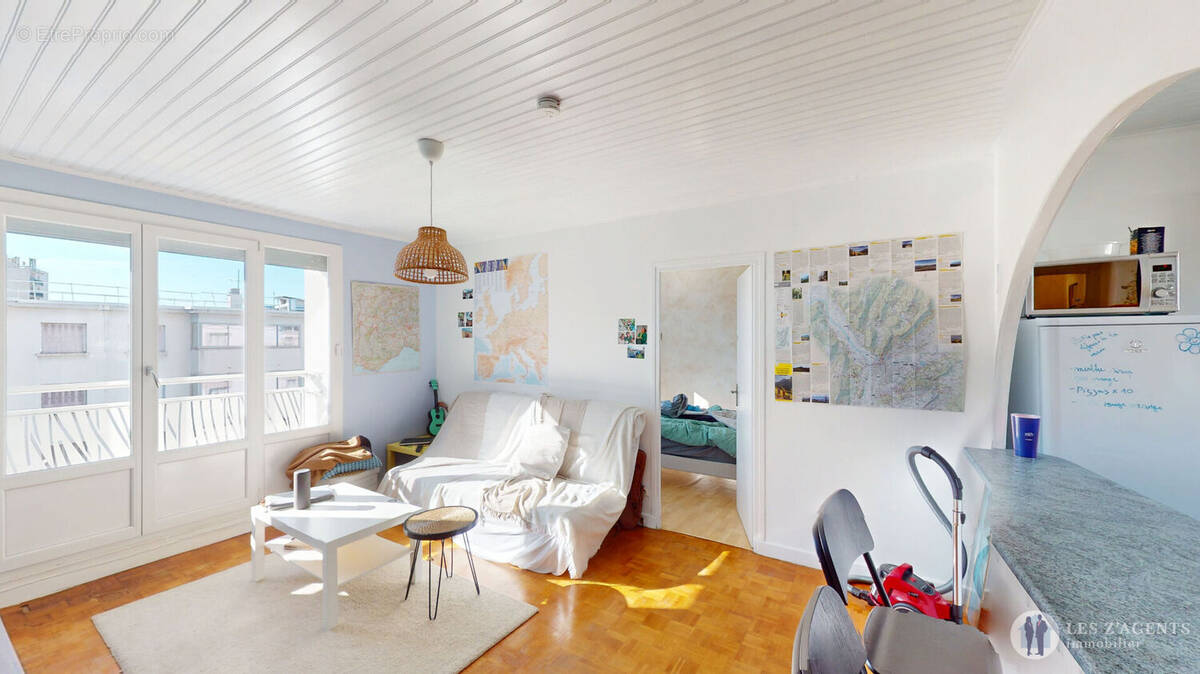Appartement à SAINT-MARTIN-D'HERES