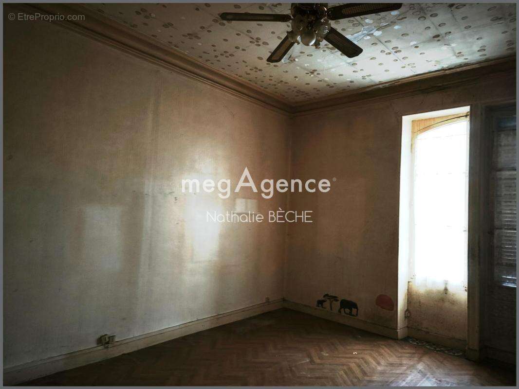 Appartement à SAINT-CHRISTOLY-DE-BLAYE