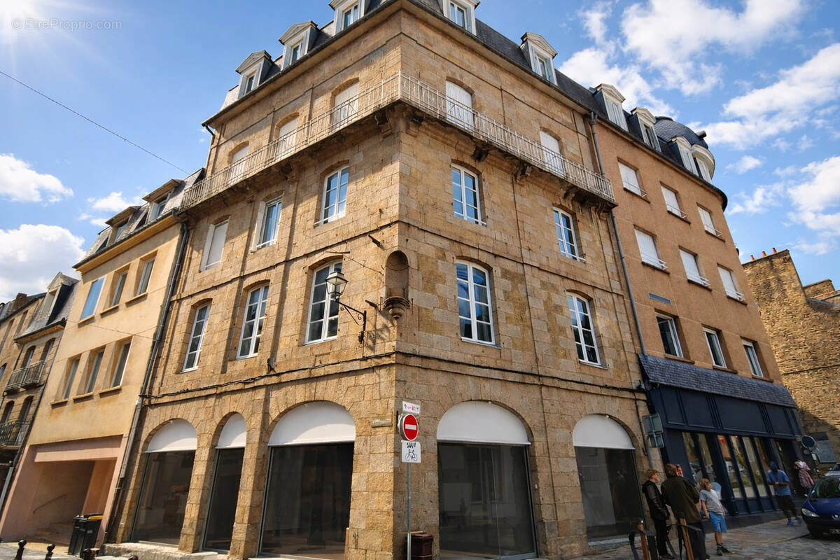 Commerce à FOUGERES
