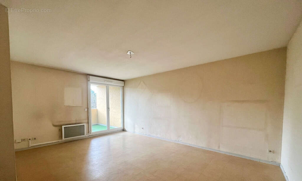 Appartement 72 m² à Gardanne  - photo 2
