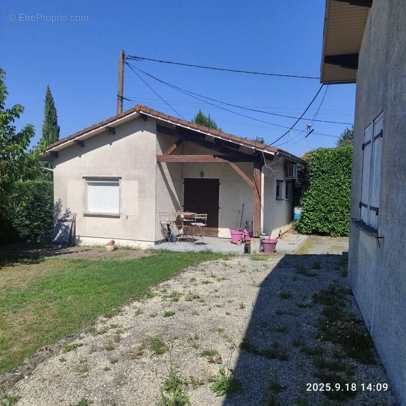 Maison à BEYCHAC-ET-CAILLAU