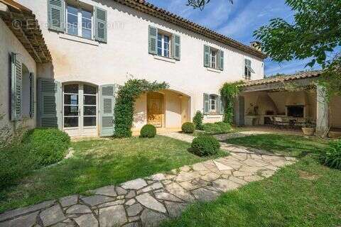 Maison à VALBONNE