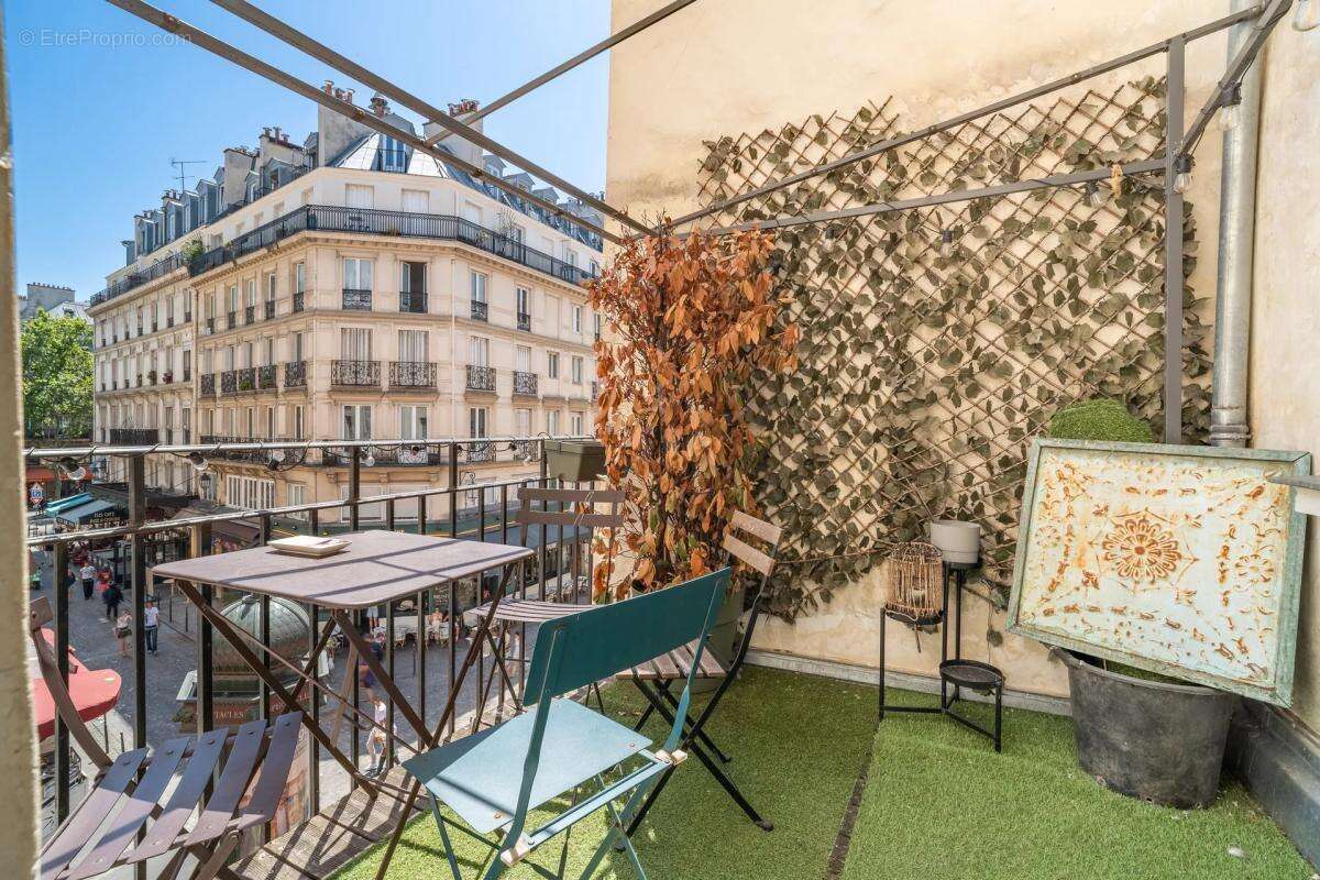 Appartement à PARIS-1E
