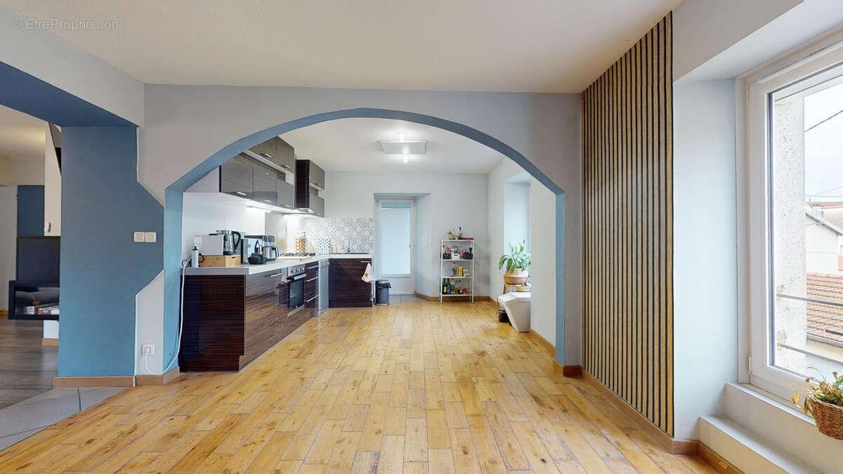 Appartement à CHALEZE