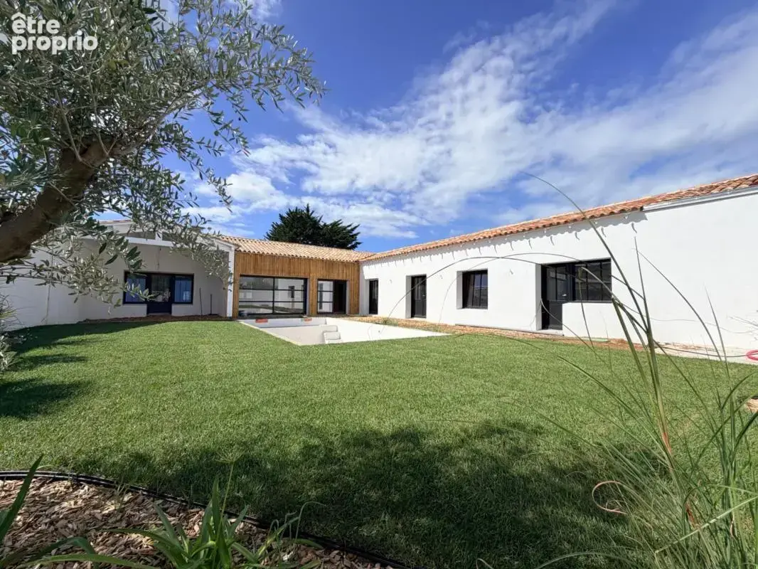 Bois Plage en Ré Maison neuve de plain-pied avec piscine, jardin et quatre chambres villa Haut de gamme - photo 2