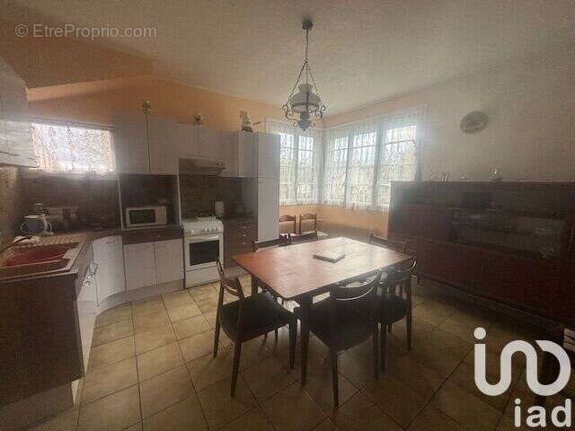 Maison 130 m² à Berville-En-Roumois  - photo 6