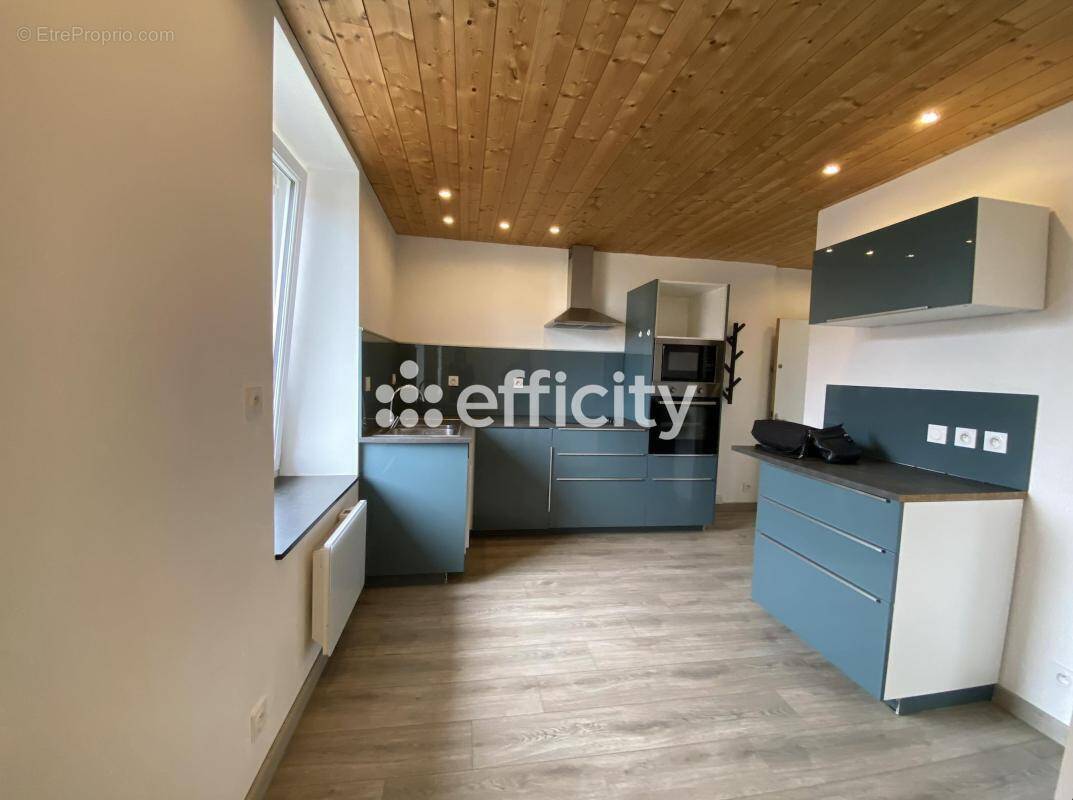 Appartement à VEAUCHE