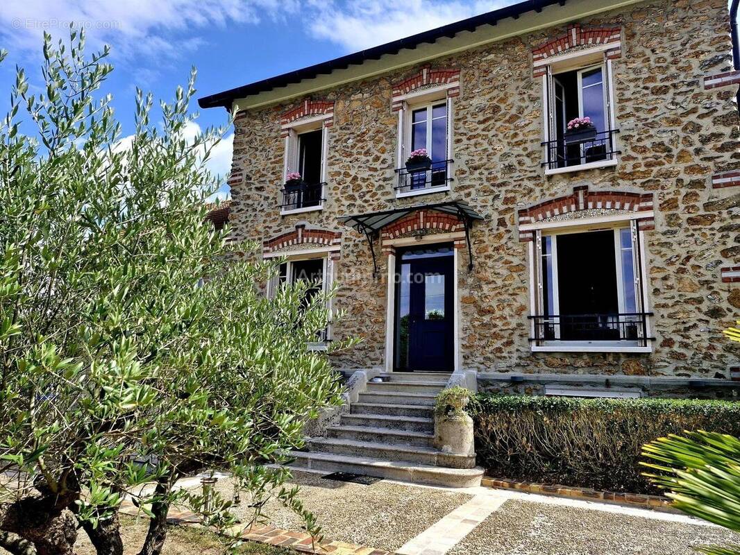 Maison à MENNECY