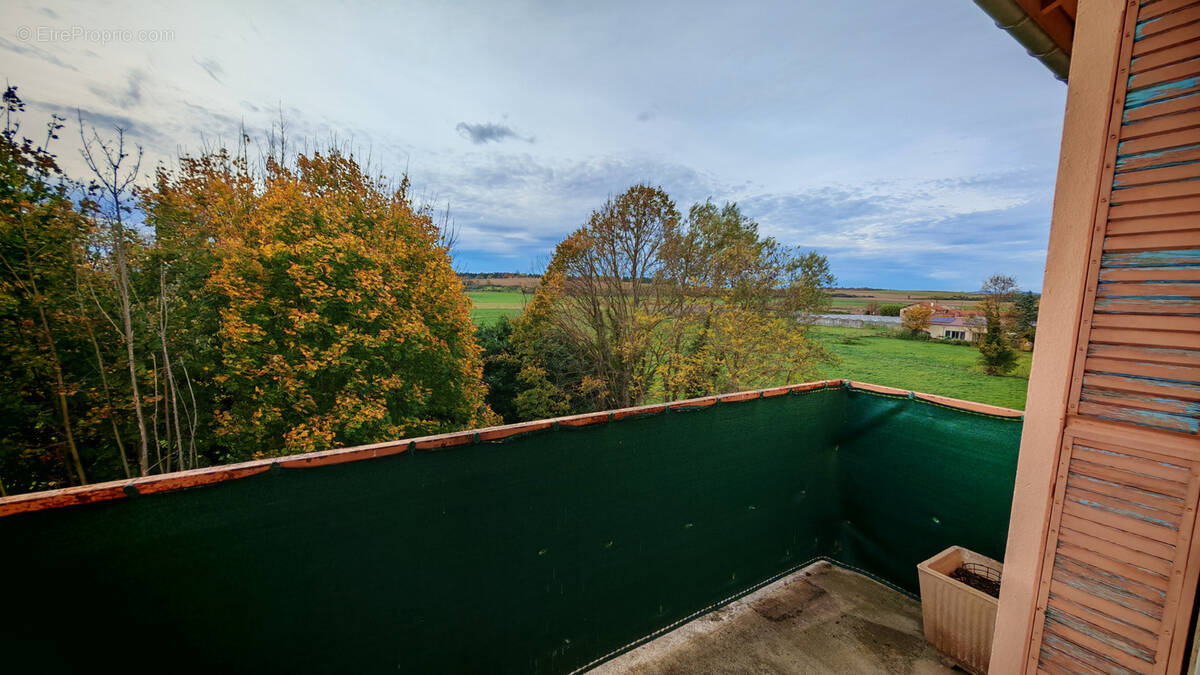 Appartement à SAINT-SYMPHORIEN-D&#039;OZON