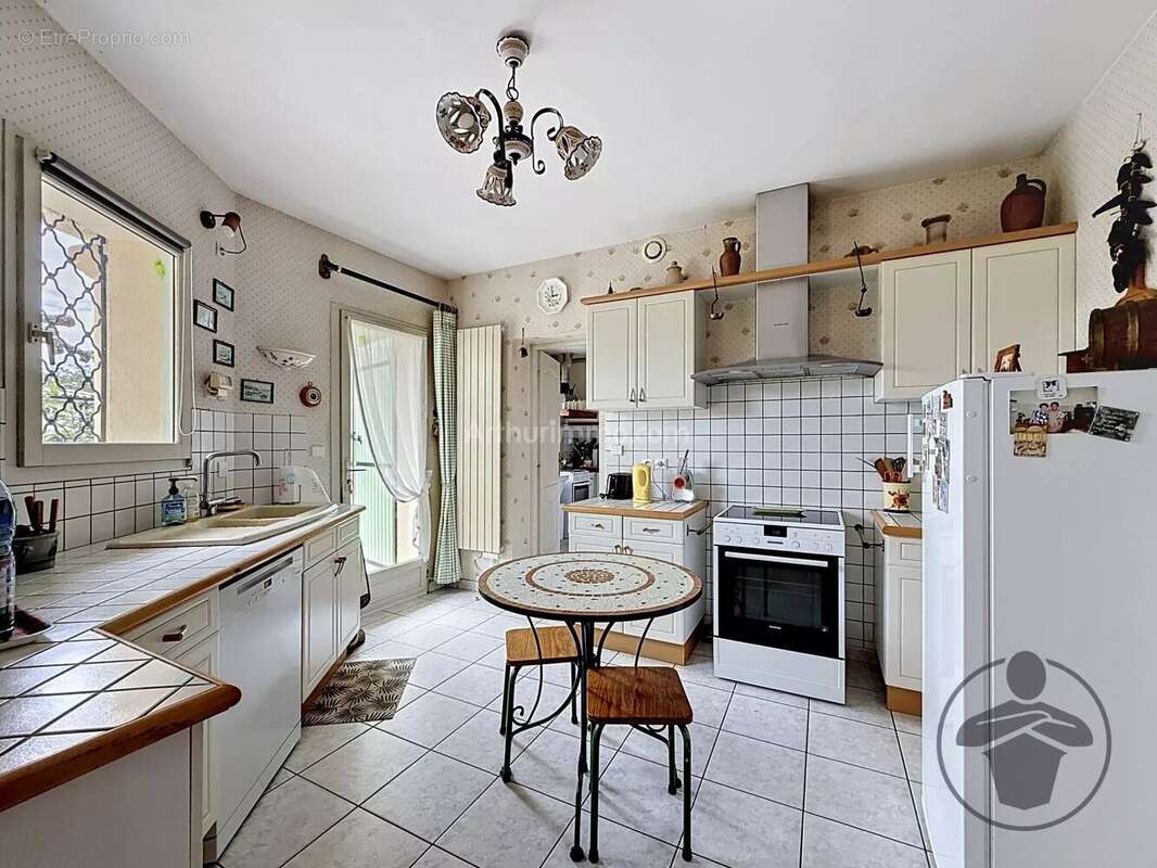 Maison à COUTRAS