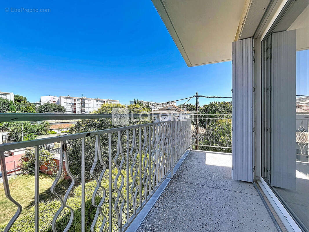 Studio 30 m² avec balcon, parking et cellier - Quartier Estanove - photo 8