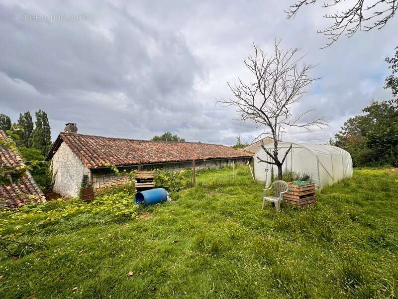 Maison à SAINT-GERMAIN-DE-MONTBRON