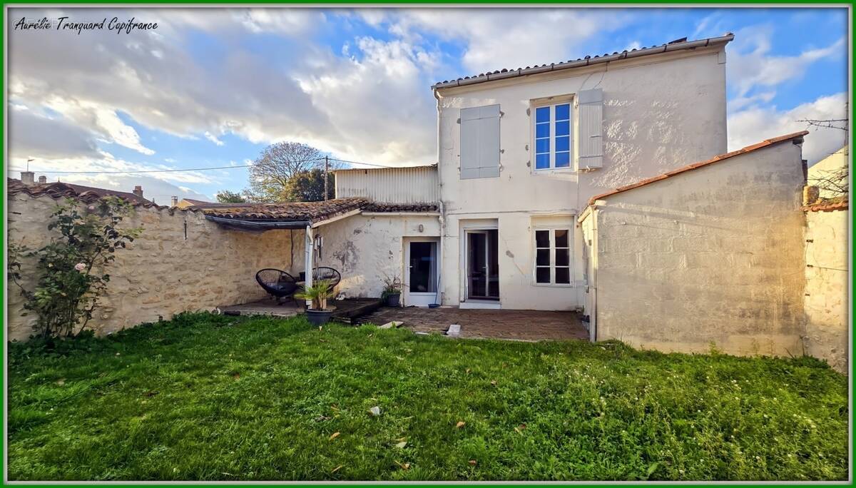 Maison à SAINT-JEAN-D'ANGELY