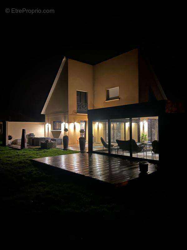 Magnifique maison contemporaine de 300 m² avec piscine intérieure et 5 chambres - photo 53