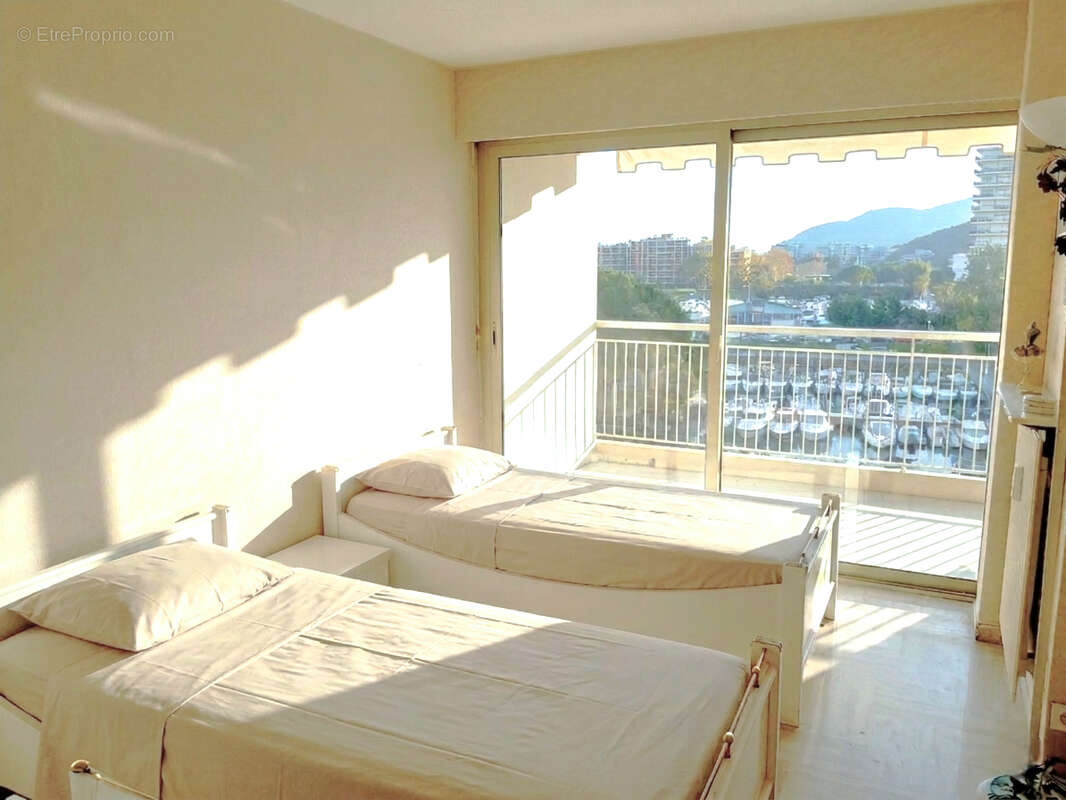 Appartement à MANDELIEU-LA-NAPOULE