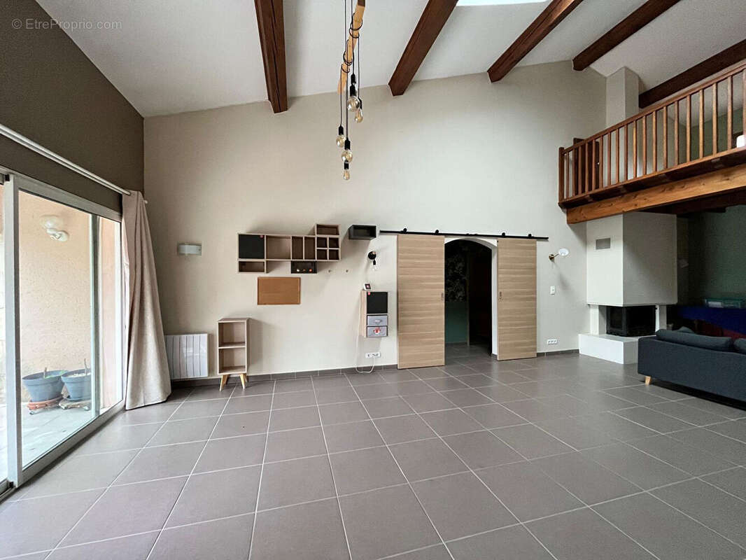 Maison à LES GRANGES-GONTARDES