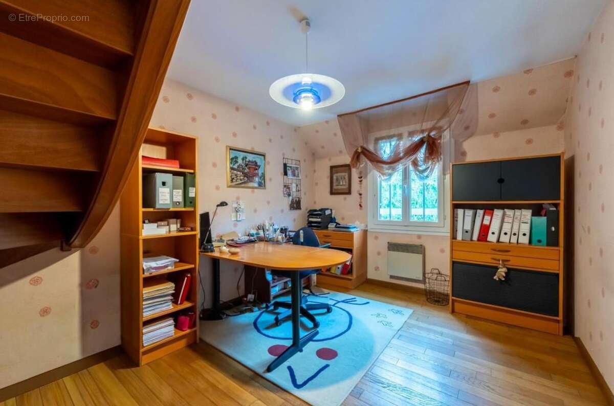 Maison à LA QUEUE-EN-BRIE