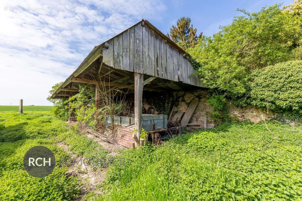 Maison à LA QUEUE-LES-YVELINES