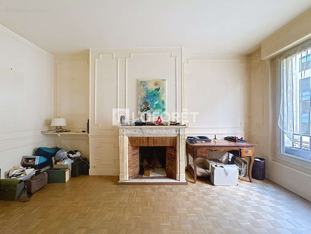 Appartement à PARIS-8E