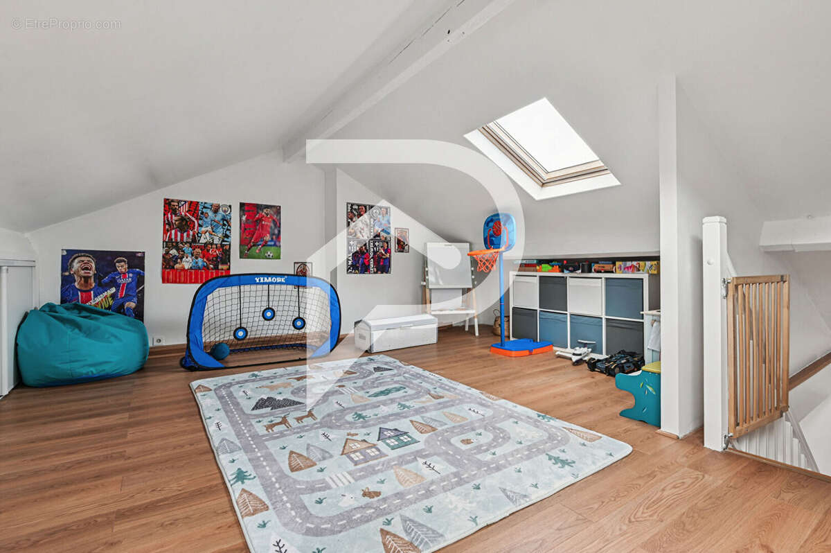 Appartement à COLOMBES