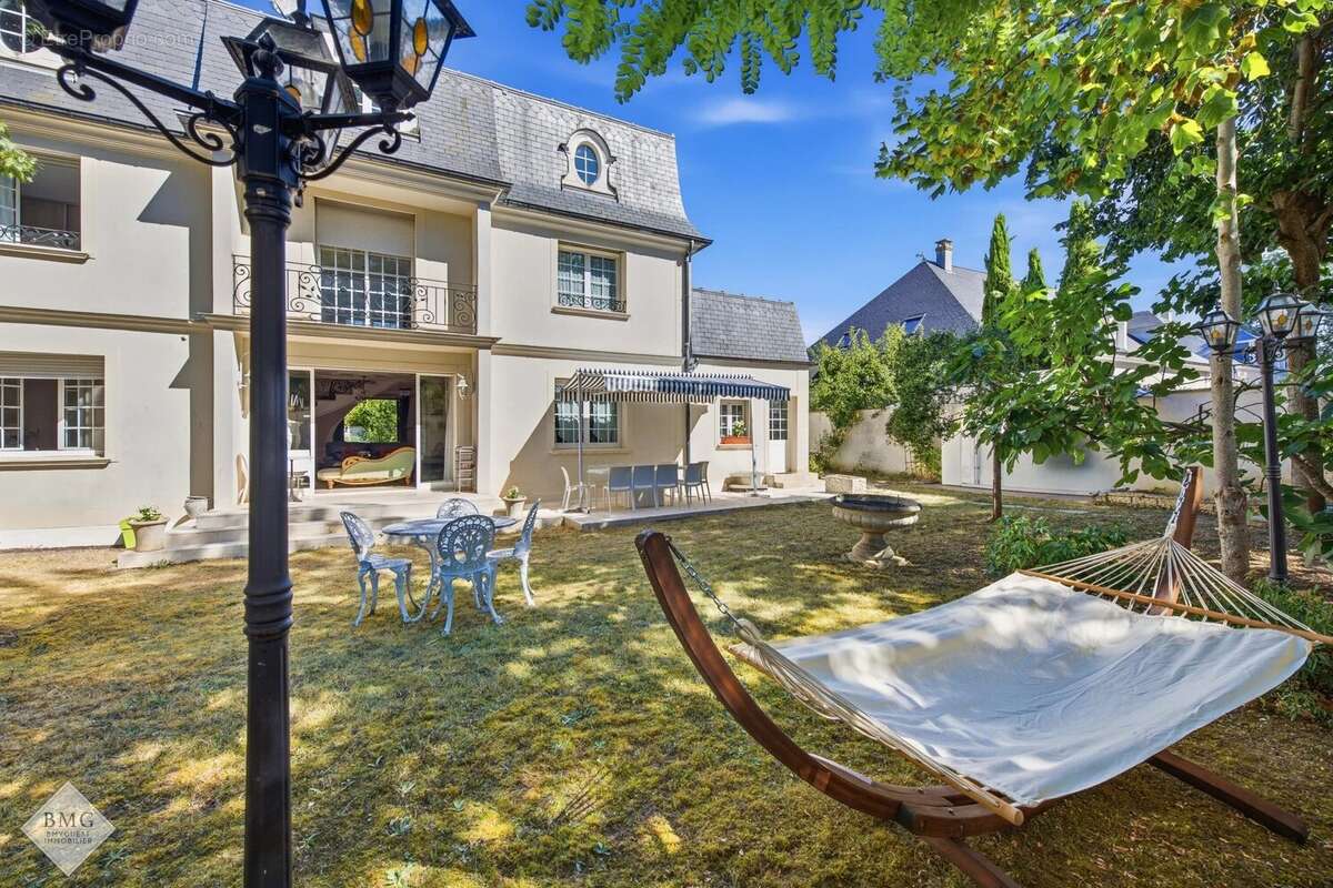 EXCLUSIVITÉ – LE PLESSIS-TRÉVISE (94420) Villa familiale de 290 m² en résidence recherchée - photo 10