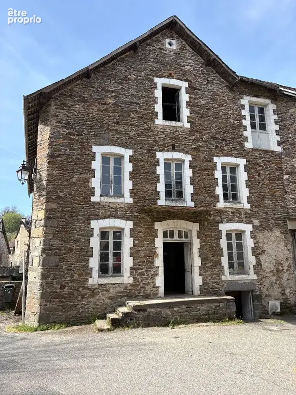 Ancien moulin avec turbine en activité, 700 m² de potentiel au coeur d'un des Plus Beaux Villages de France - photo 2