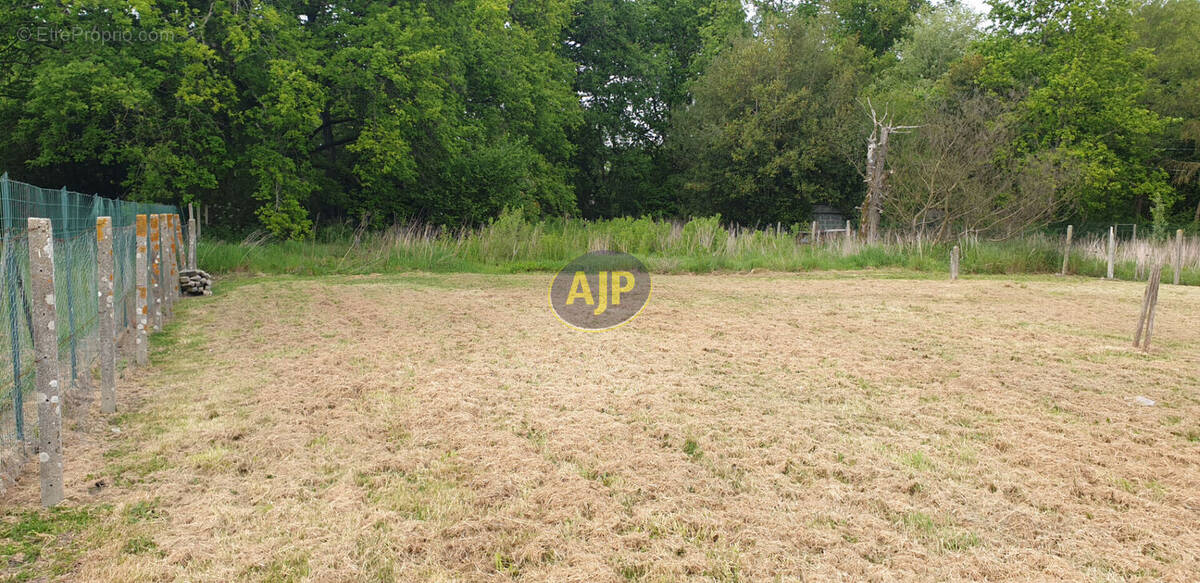 Terrain à SAINT-VIVIEN-DE-MEDOC