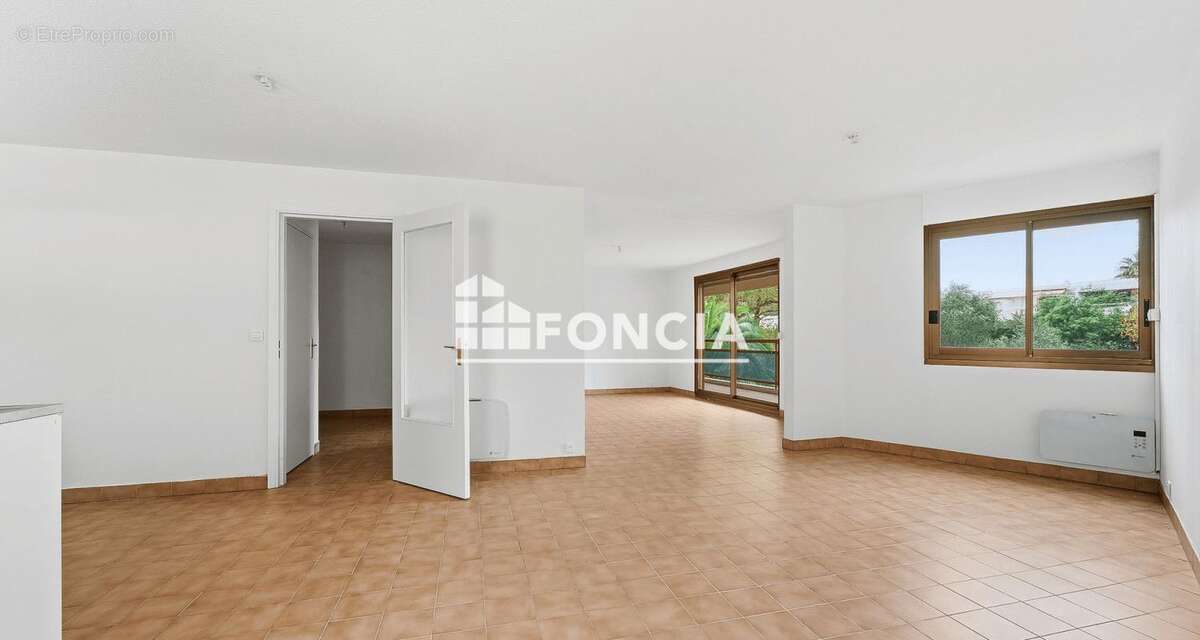 Appartement à MANDELIEU-LA-NAPOULE