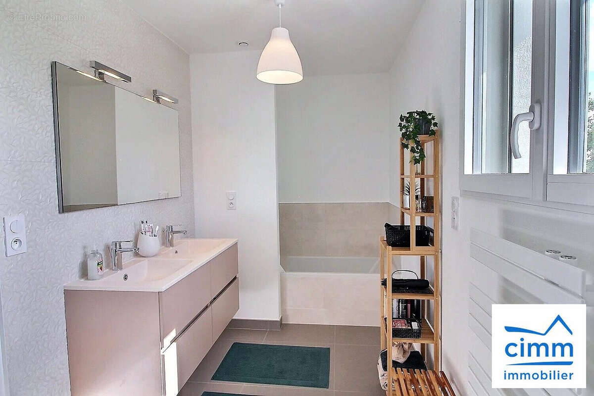 Maison 243 m² à Rennes  - photo 7