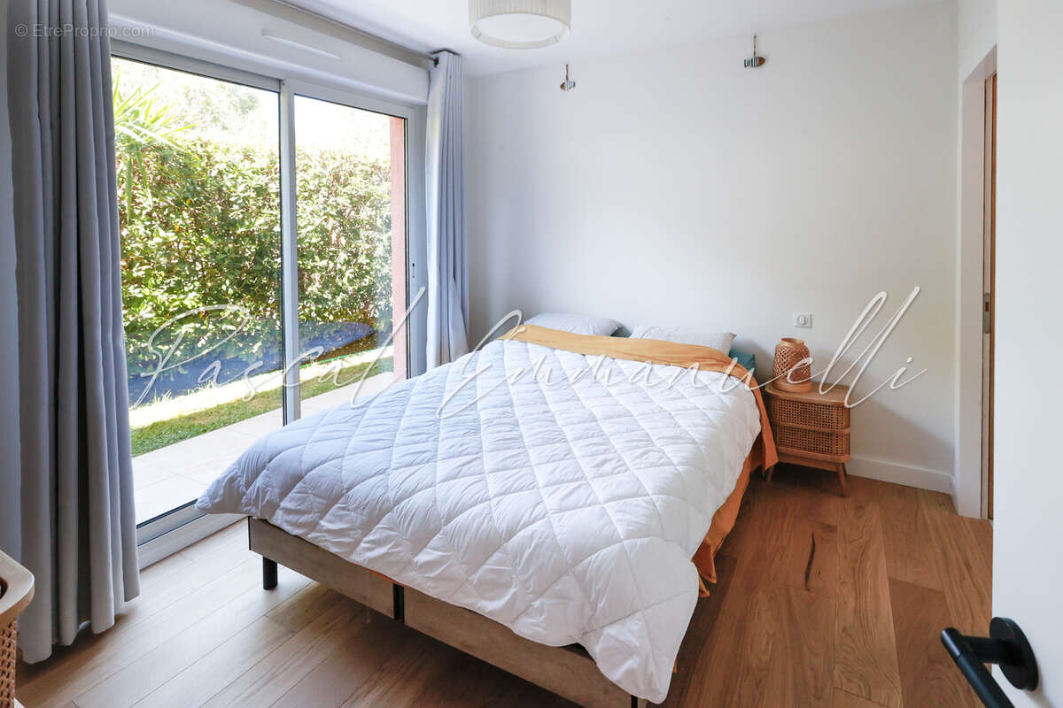 Appartement à MANDELIEU-LA-NAPOULE