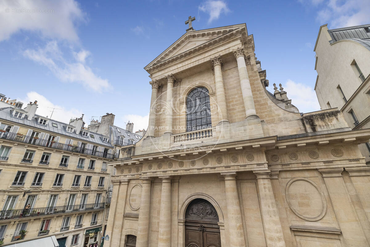 Appartement à PARIS-1E
