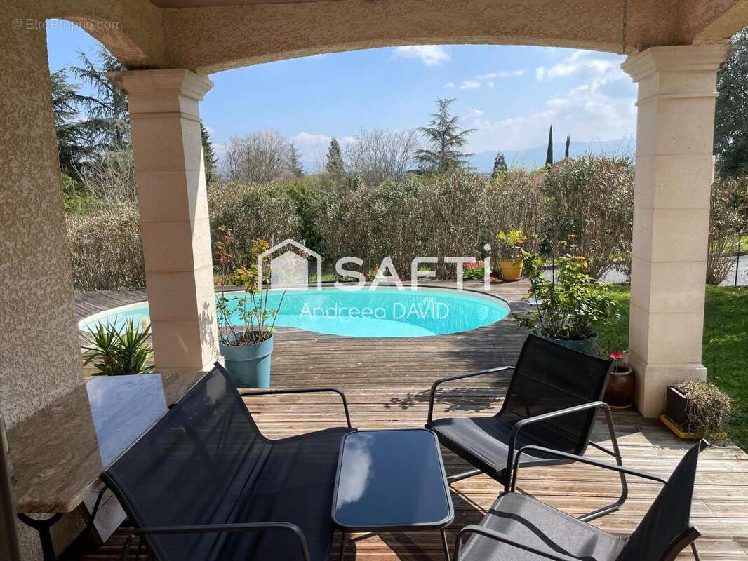 Maison 95 m² à Castres  - photo 2