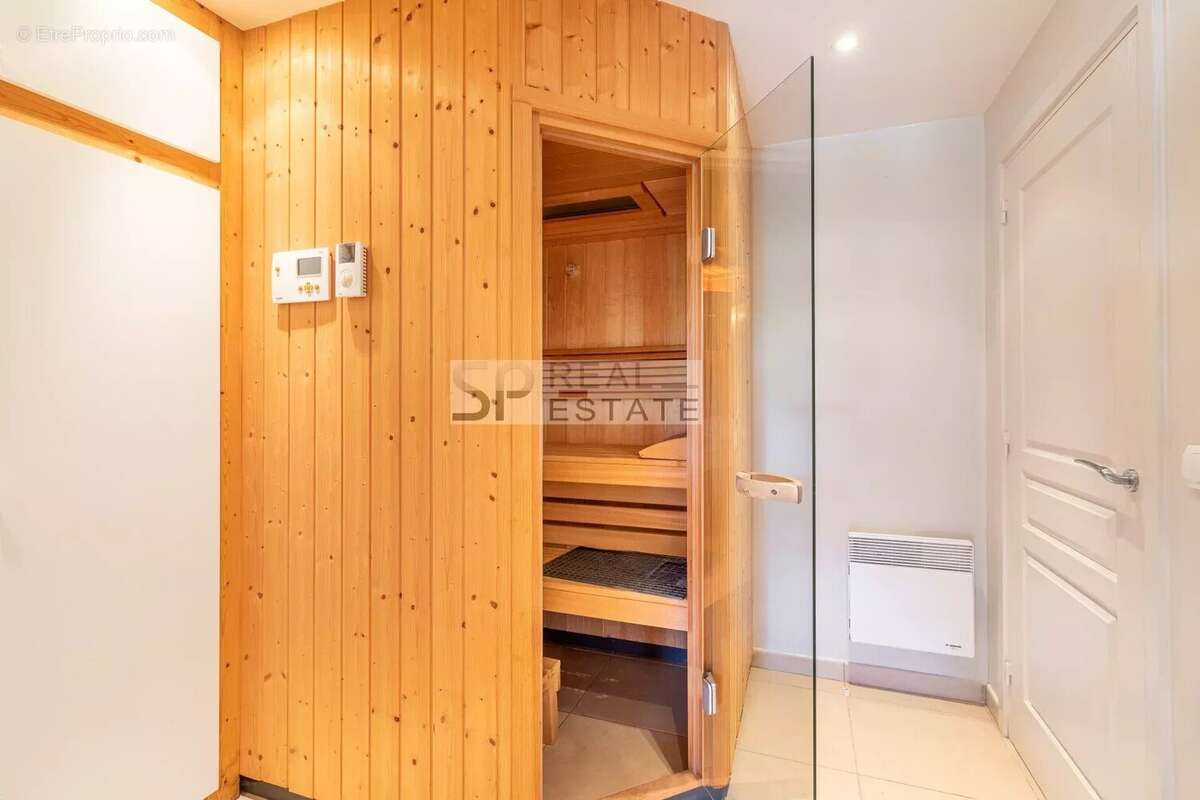 Appartement à MANDELIEU-LA-NAPOULE
