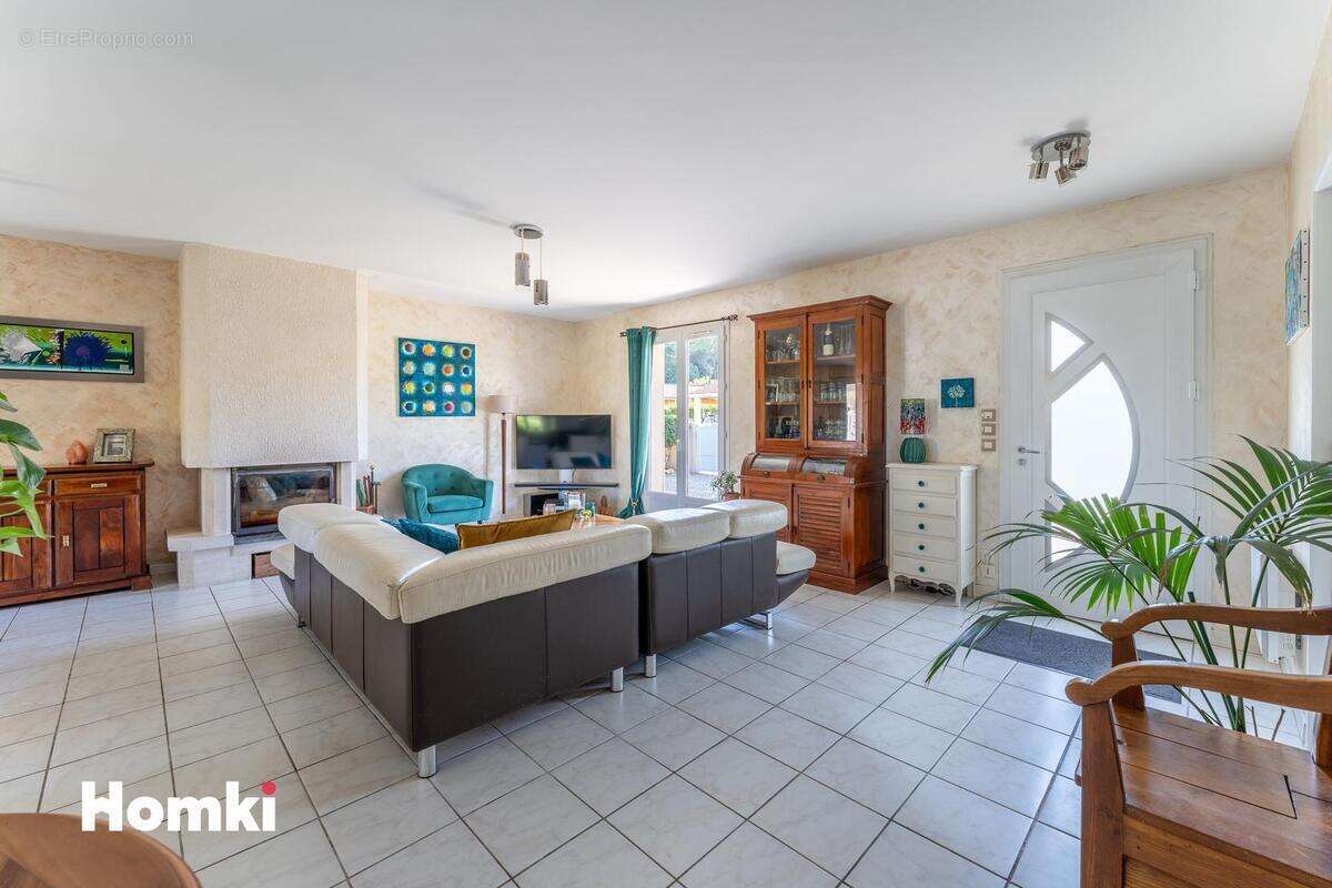 Maison à SAINT-QUENTIN-DE-BARON