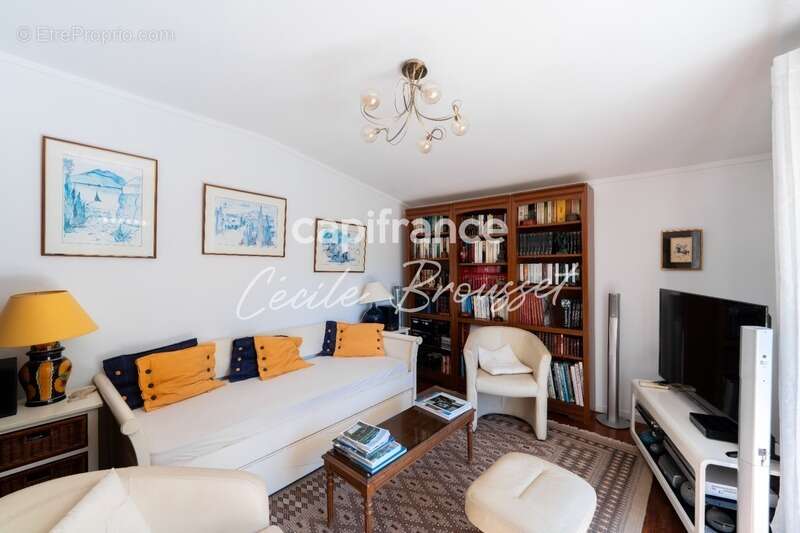 Maison à SAINT-LAURENT-DE-CERDANS