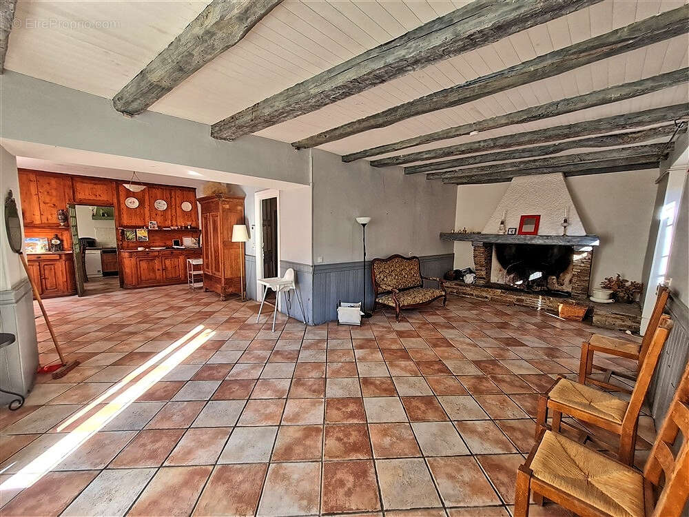 Maison de caractère XVIIIeme Ancienne auberge  240 m²  7 chambres  Fort potentiel touristique - photo 2
