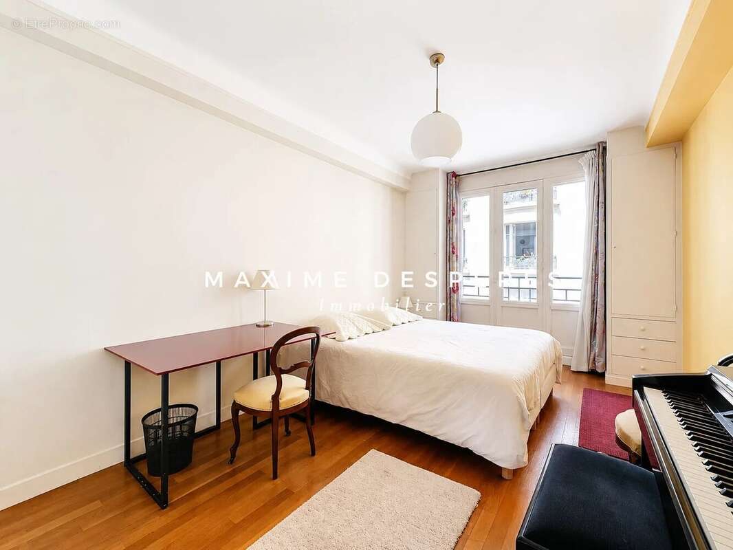 Appartement à NEUILLY-SUR-SEINE