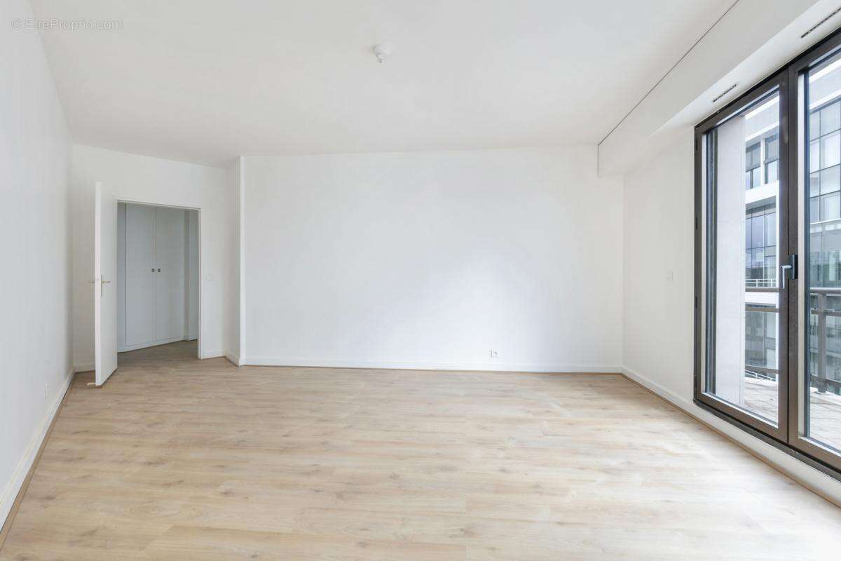 Appartement à LEVALLOIS-PERRET
