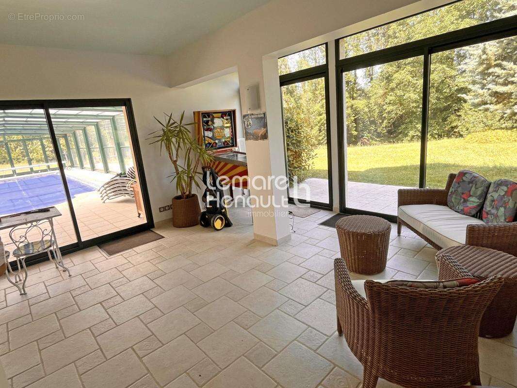 Superbe propriété 6 chambres, piscine sur 6800 m² de terrain - photo 26