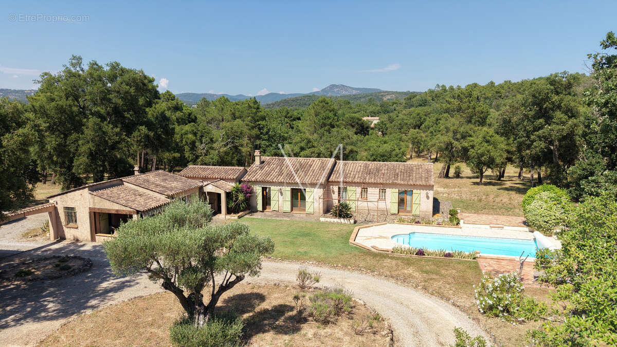 Maison à PLAN-DE-LA-TOUR