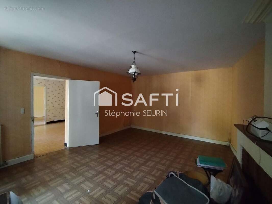 Maison 155 m² à Montlieu-La-Garde  - photo 7