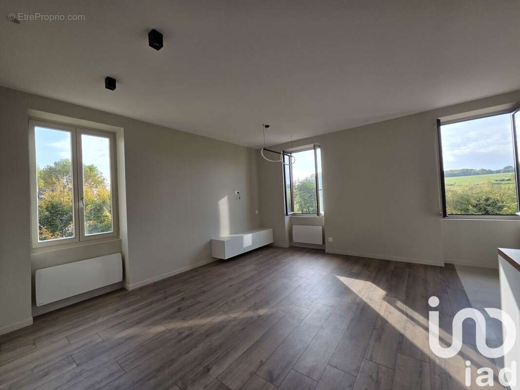 Photo 2 - Appartement à ALIX