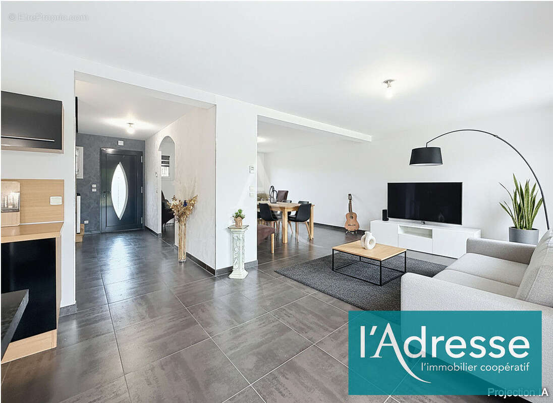 Maison Ennery - 148 m² - 4 chambres - Jardin - Garage - Abris de jardin - photo 2
