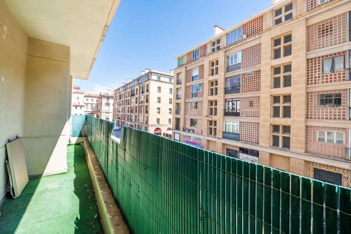 Appartement à MARSEILLE-2E