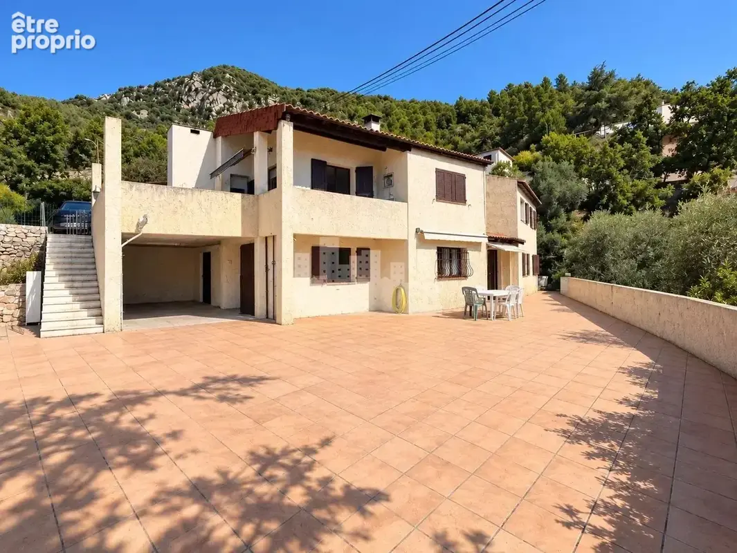 Photo Maison à Bonson au prix de 495 000€