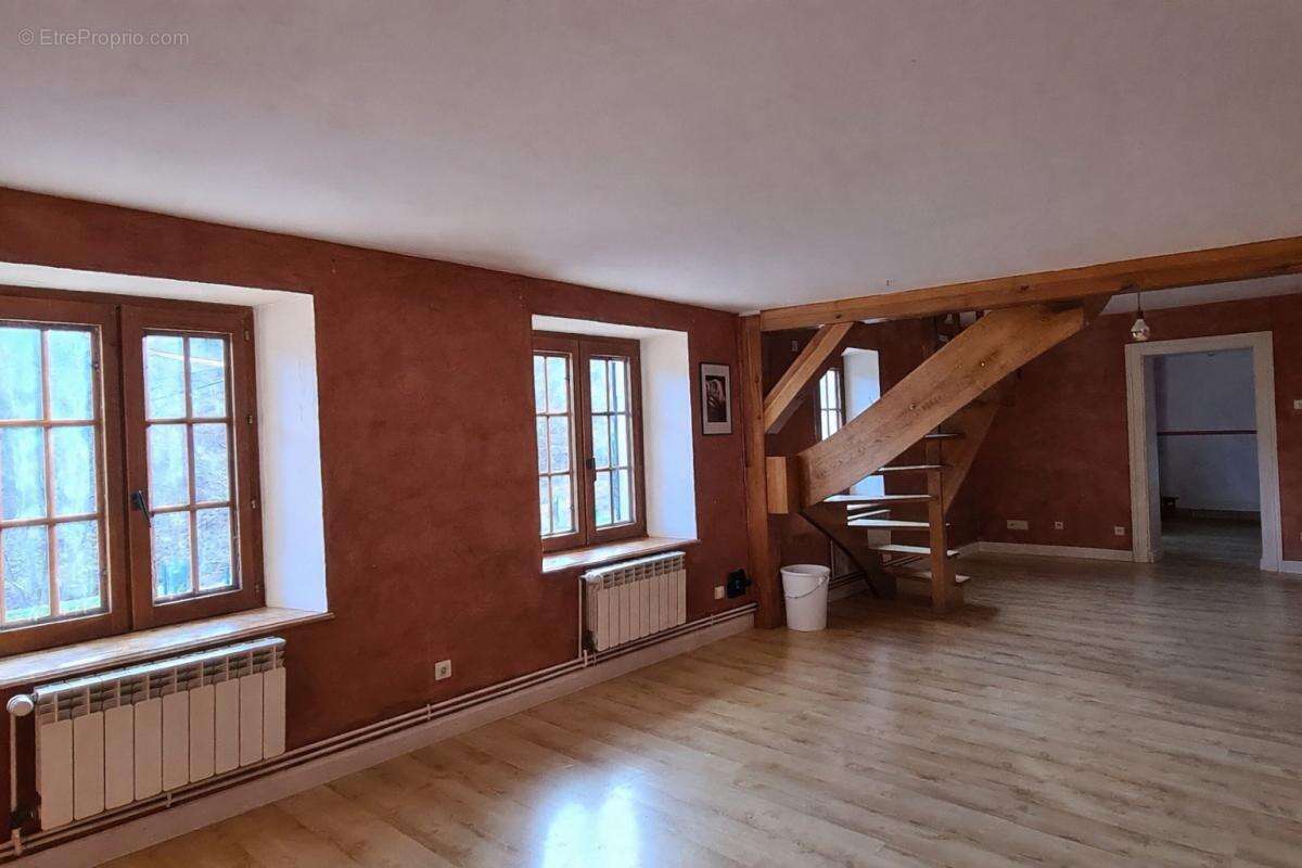 Maison à AUXELLES-HAUT