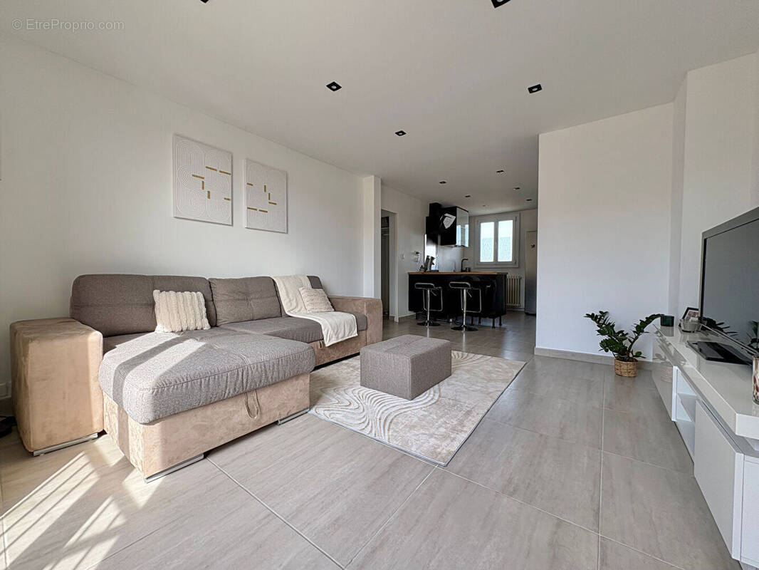 Appartement à CHATEAUNEUF-LES-MARTIGUES