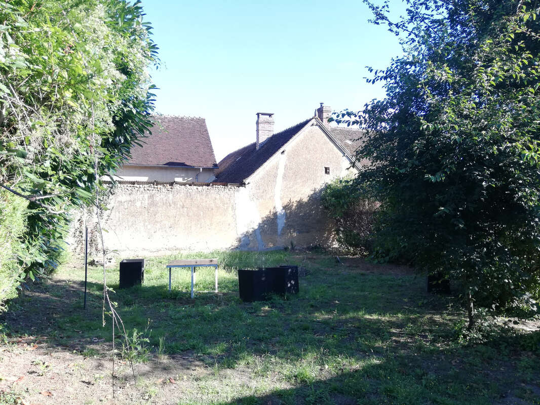 Maison à LA FERTE-LOUPIERE